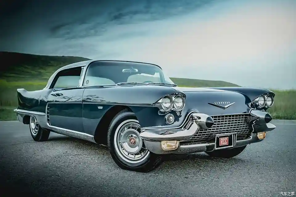 图 它在50年代售价堪比劳斯莱斯全球首款配备空气悬架的量产车 汽车之家