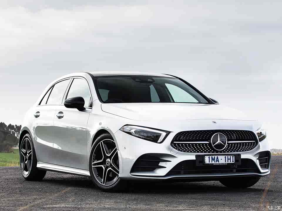 28万 奔驰a 220 4matic两厢版上市